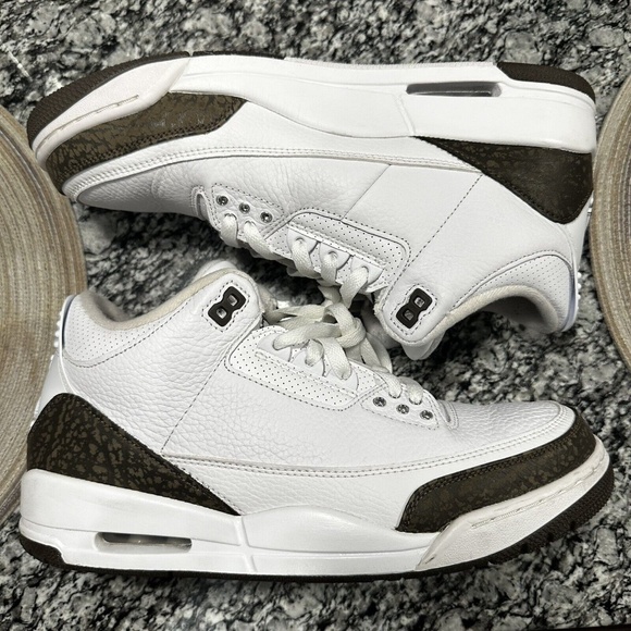 Air Jordan 3 III Mocha 2018 Retro Size 10.5 Men [136064-122] White/Dark Elephant